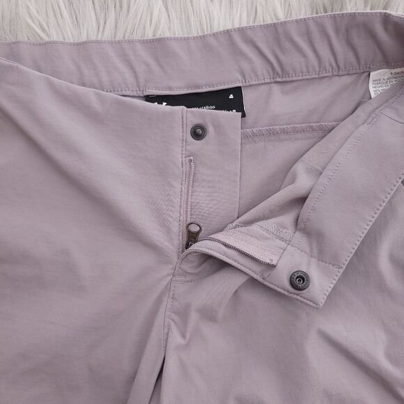 Under Armour Heatgear Fitted Solid Gray Womens Size 4 Shorts - Picture 9 of 11